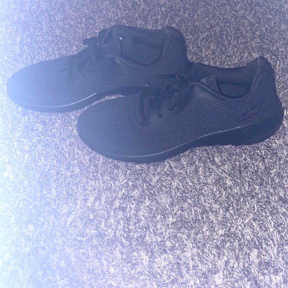 •Sketchers•Go Walk GoGa Max•Women’s•8